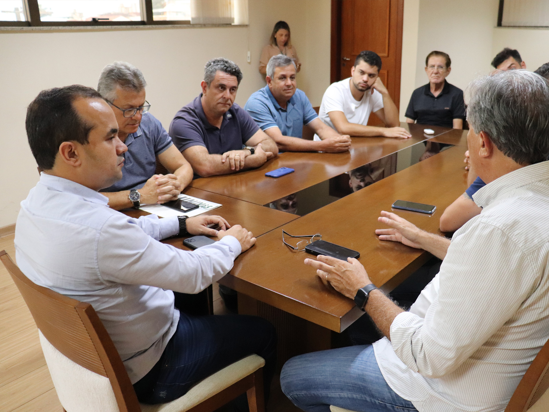 Leandro Morais promove encontro com lideranças políticas para impulsionar o desenvolvimento de Pouso Alegre