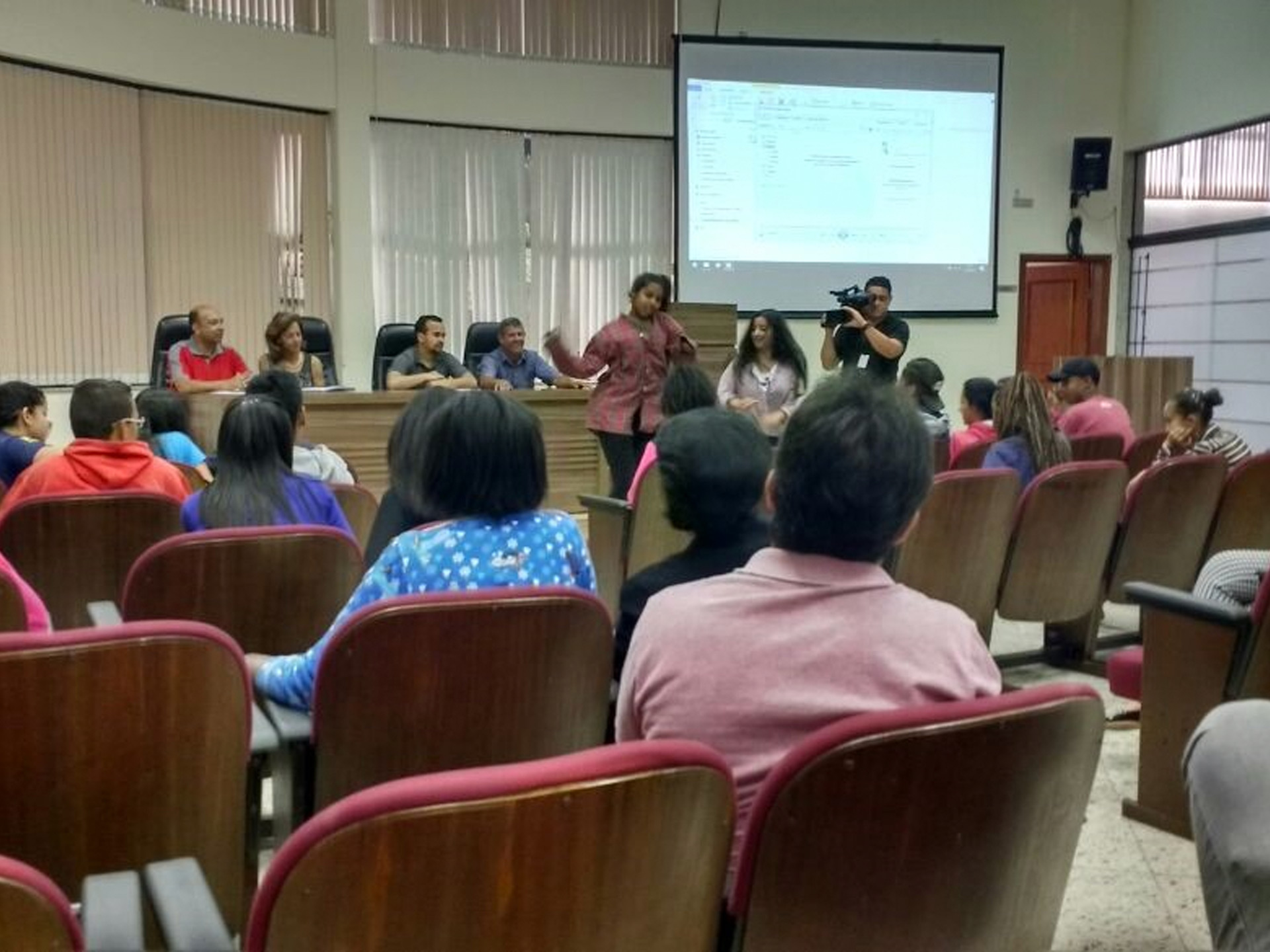 Leandro Morais visita Escola Municipal do bairro São Geraldo