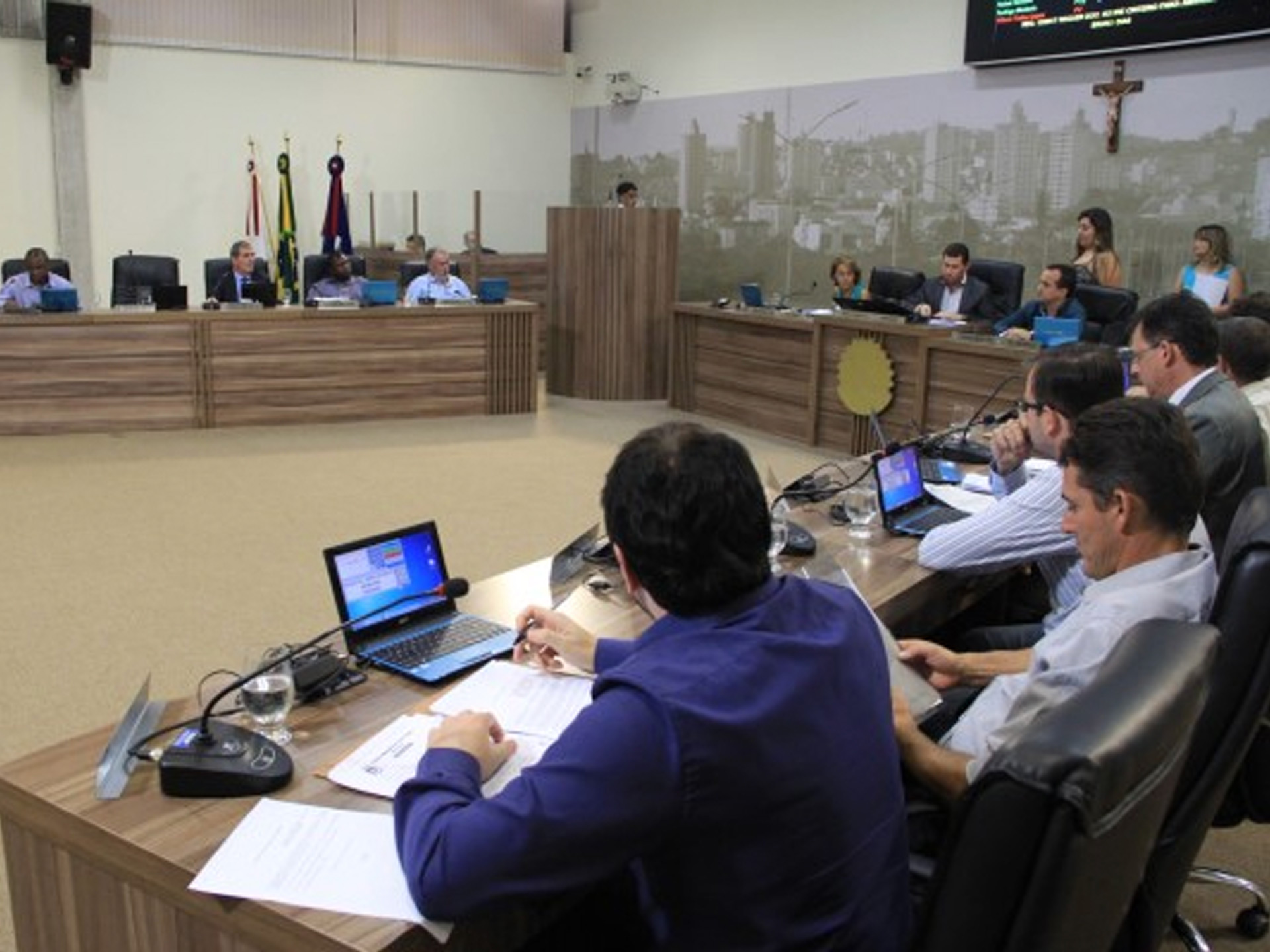 Leandro Morais lidera aprovação de descontos em multas e juros para regularização de débitos com a Prefeitura de Pouso Alegre