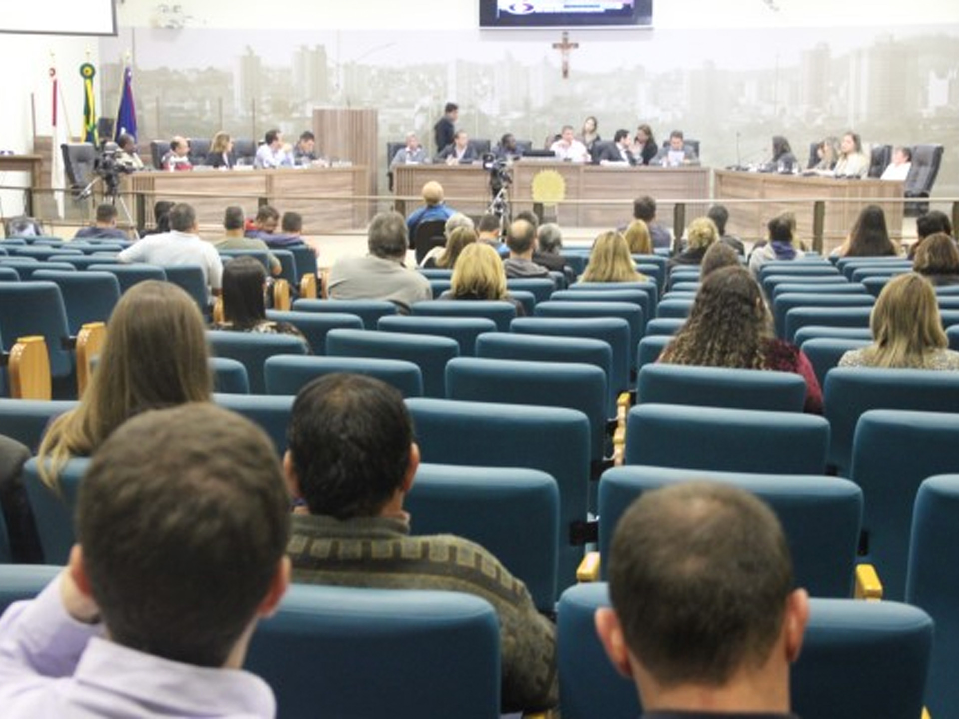 Leandro Morais participa de Audiência Pública sobre a situação dos animais de rua em Pouso Alegre