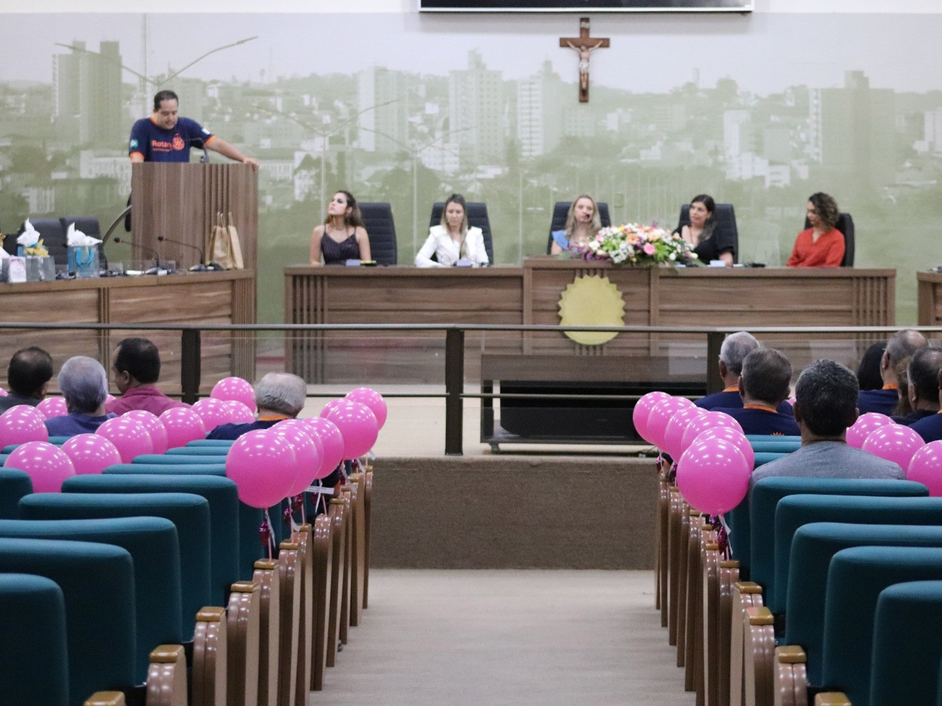 Presidente Leandro Morais e Esposa Participam de Cerimônia de Empoderamento no Dia das Mulheres