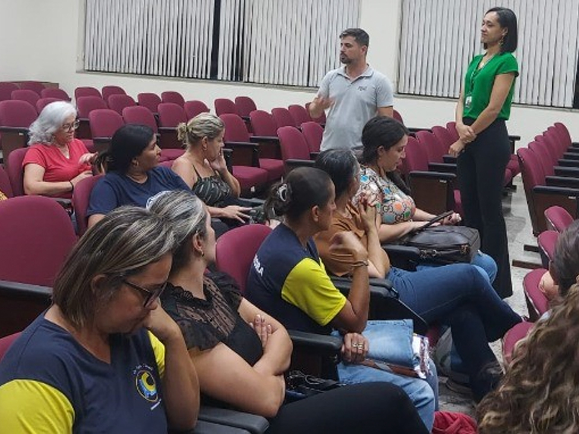 Escola do Legislativo Fortalece Educação Cidadã com “Coleção em Miúdos”: Vereador Leandro Morais Enfoca Ampliação