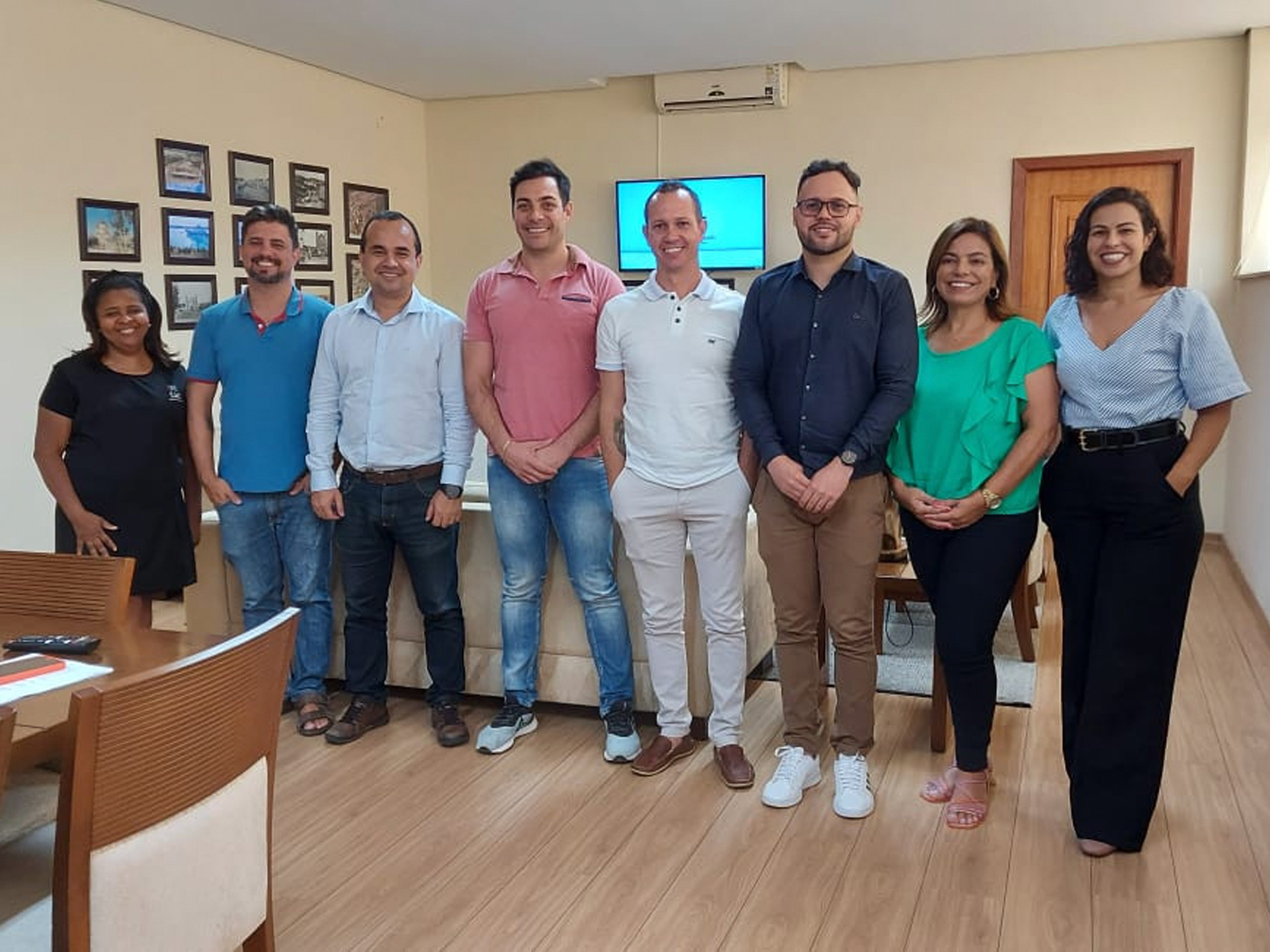 Presidente Leandro Morais Recebe Visita do Presidente da Câmara de Varginha